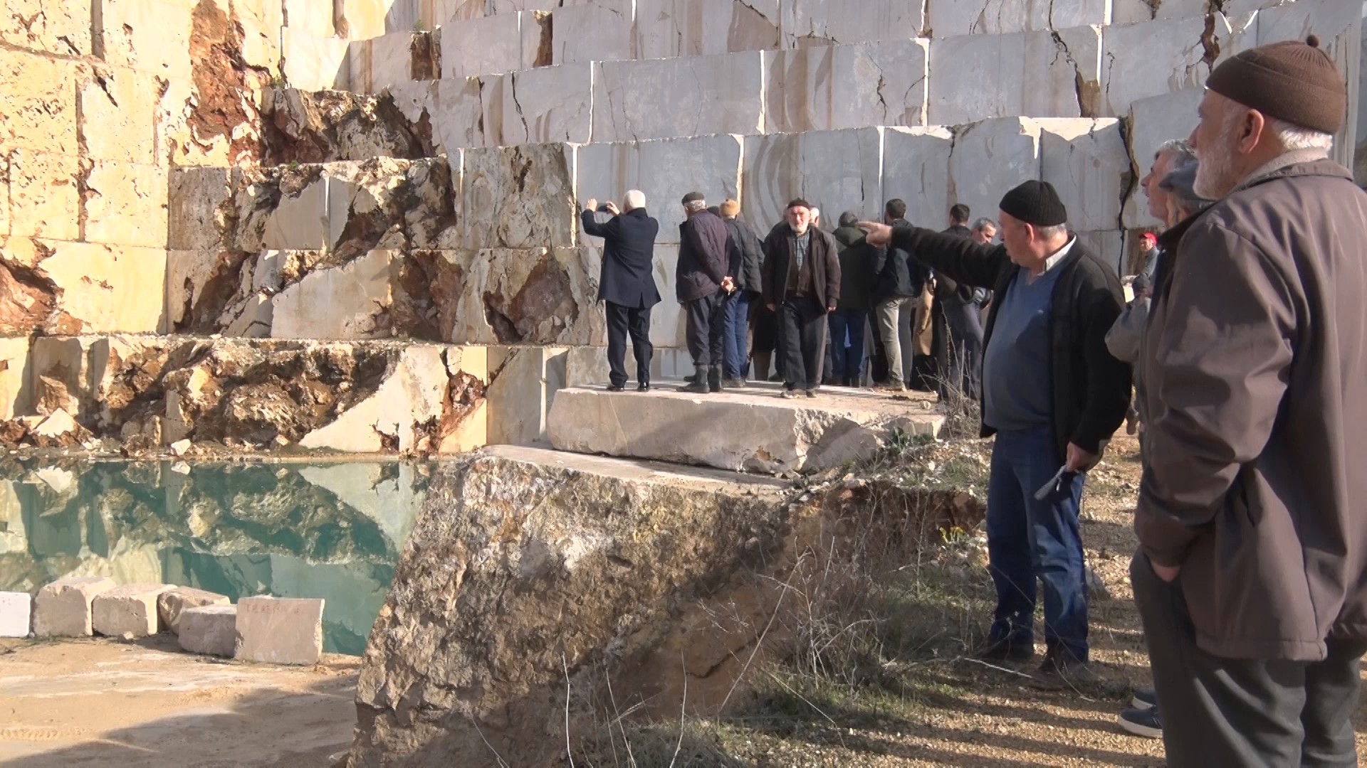 Bursa'nın Orhaneli ilçesine bağlı Erenler Mahallesi'nde eski mermer ocağında ortaya