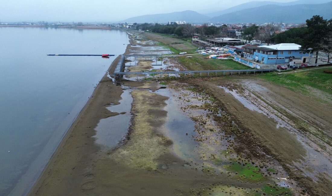 Bursa'da İznik ve Orhangazi'yi doğrudan etkileyen İznik Gölü'ndeki su seviyesi