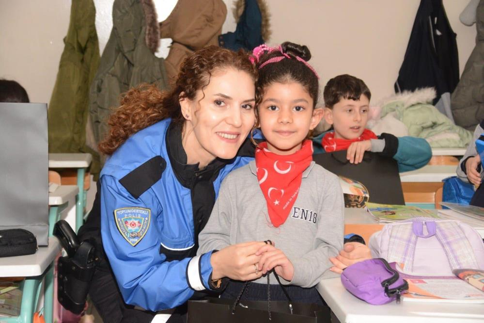 Minik öğrencilerden polise davet, okula güvenlik ziyareti 1 Bursam Medya -