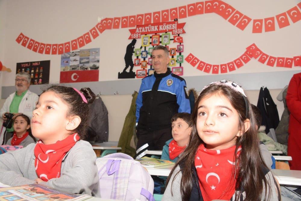 Minik öğrencilerden polise davet, okula güvenlik ziyareti 2 Bursam Medya -