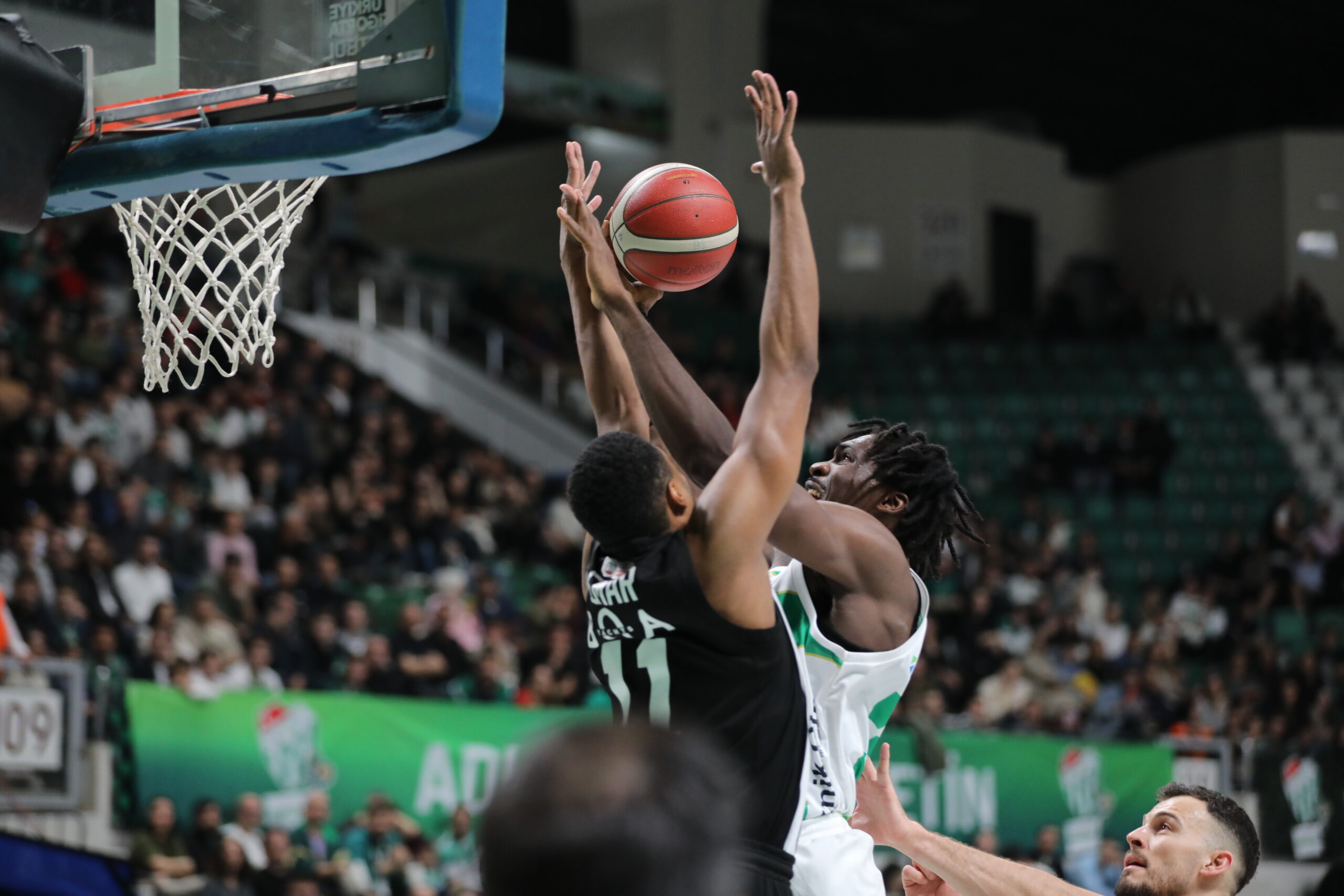 Türkiye Sigorta Basketbol Süper Ligi'nde sahasında Beşiktaş Gain'e farklı mağlup