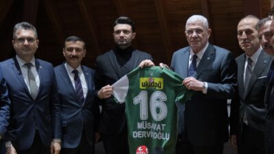 İYİ Parti Genel Başkanı Müsavat Dervişoğlu ve beraberindeki heyet, Bursaspor
