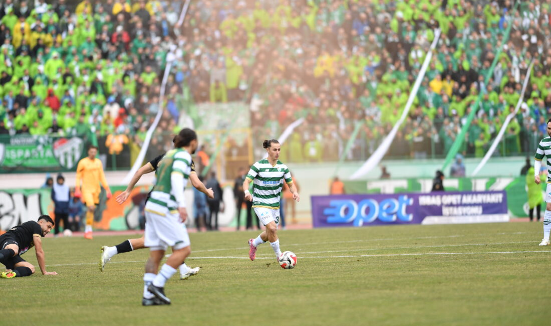 TFF 2. Lig Kırmızı Grup'ta Bursaspor, deplasmanda Isparta 32 Spor'a