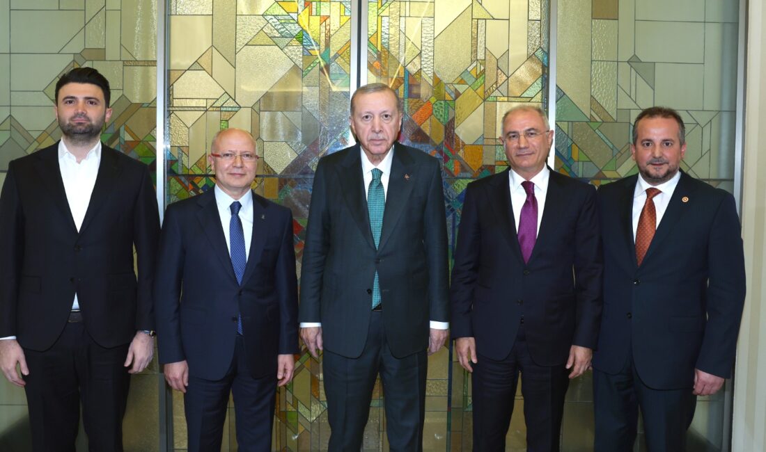 Bursaspor Kulübü Başkanı Enes Çelik, AK Parti Bursa İl Başkanı