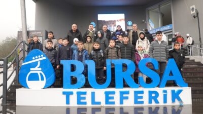 Bursa'da Osmangazi Belediyesi, hayatında hiç Uludağ’a çıkmamış çocukları mahallelerinden alarak