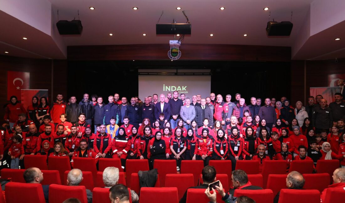 
İnegöl Doğal Afetler Arama Kurtarma Derneği (İNDAK) 10. yılını düzenlenen