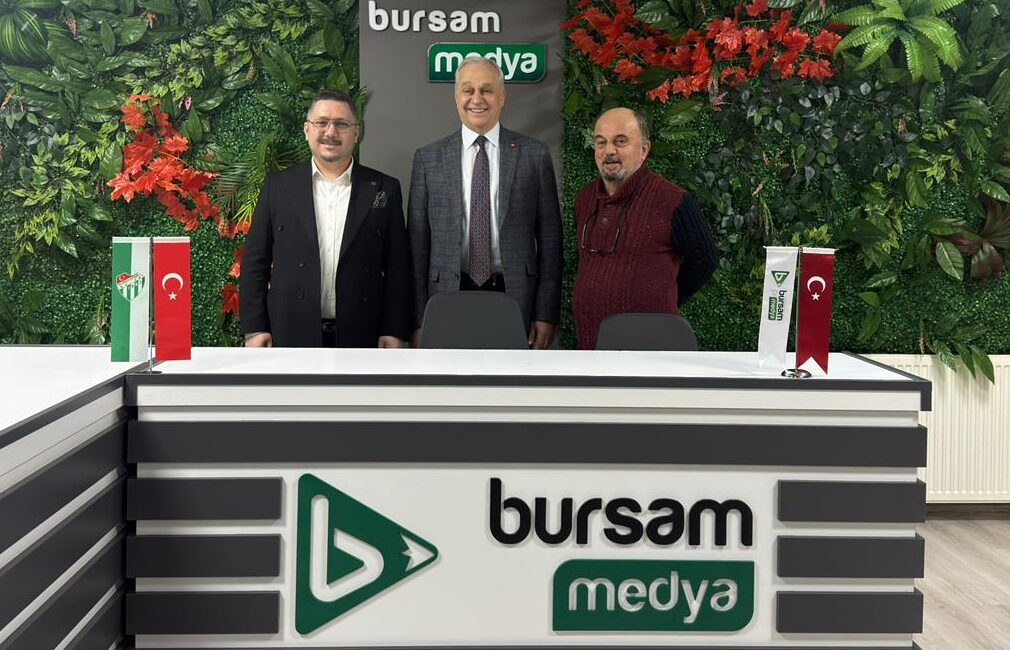 Mustafakemalpaşa Belediye Başkanı Şükrü Erdem Bursam Medya'ya hayırlı olsun ziyaretinde
