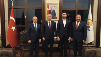 Bursaspor Başkanı Enes Çelik, kulübün projelerine verilen destekler nedeniyle AK