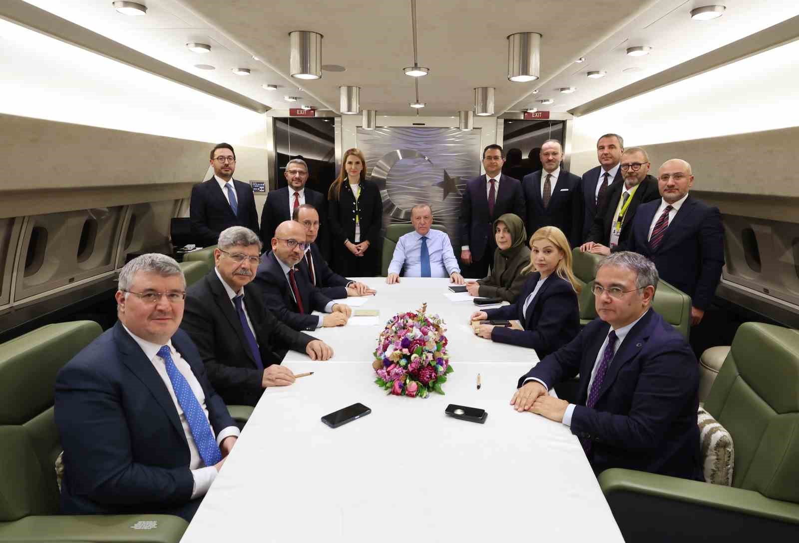 Cumhurbaşkanı Recep Tayyip Erdoğan, "İran meselesine sadece askeri pencereden bakmak,