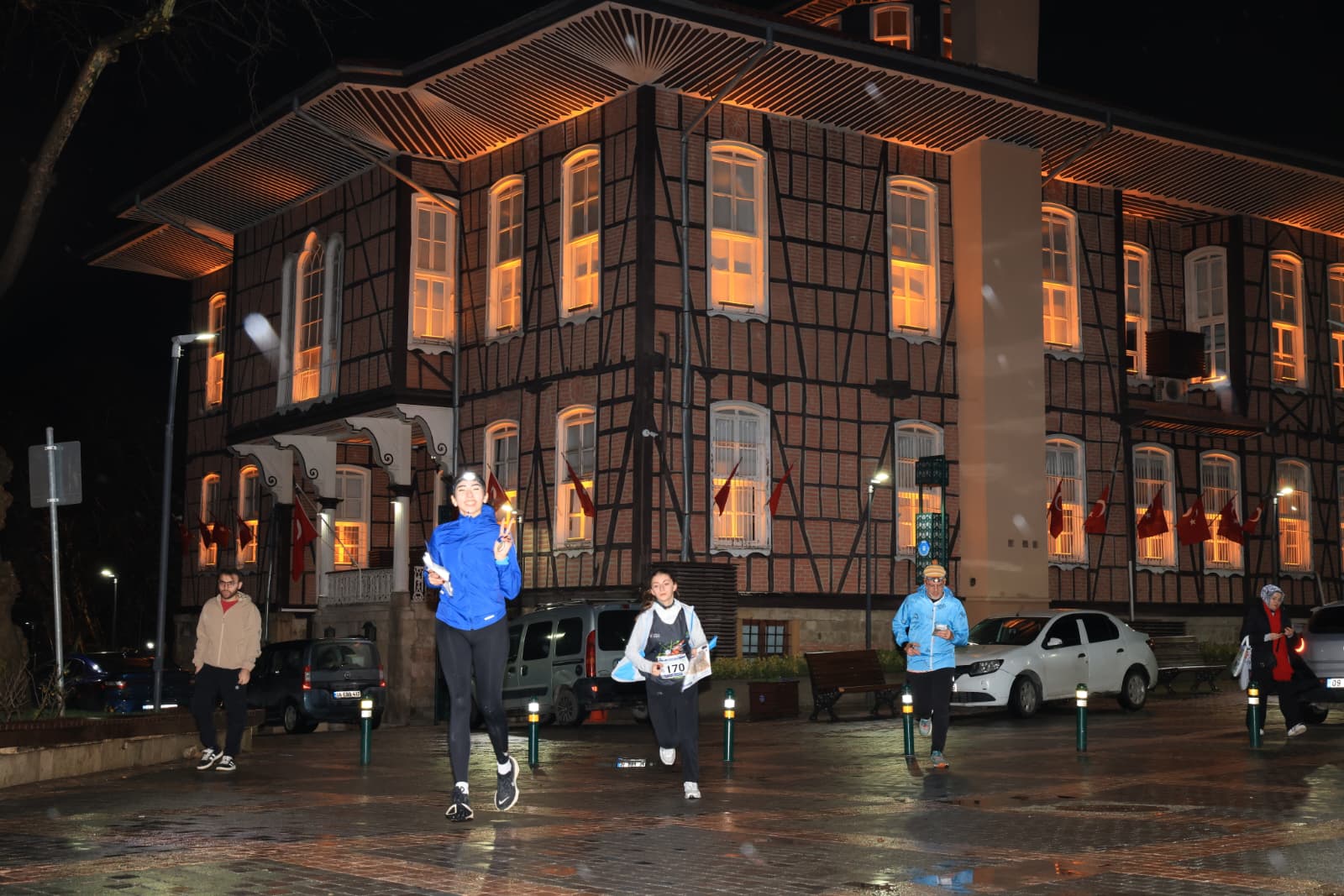 Bursa Büyükşehir Belediyesi tarafından Tarihi Çarşı ve Hanlar Bölgesi’nde düzenlenen