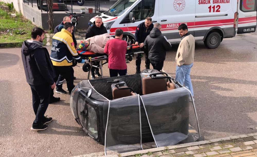 Bursa İnegöl’de kasisten geçerken devrilen triportörde bir kadın yaralandı. Kazadan