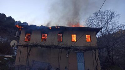 Gürsu Dışkaya Mahallesi’nde çıkan ev yangınında 83 yaşındaki Ayser Arslan