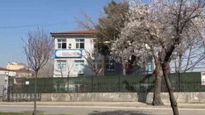 Kalp ameliyatı sonrası taburcu edilen 7 yaşındaki ilkokul öğrencisi Gökçe