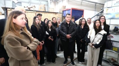 Osmangazi Belediyesi’nin “Girişimci Kafası” programı kapsamında üniversite öğrencileri TEKNOSAB’daki EPSA