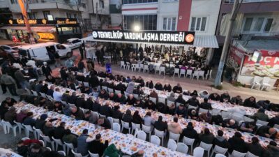 Orhangazi’de düzenlenen geleneksel sokak iftarında yaklaşık 1.500 kişi aynı sofrada