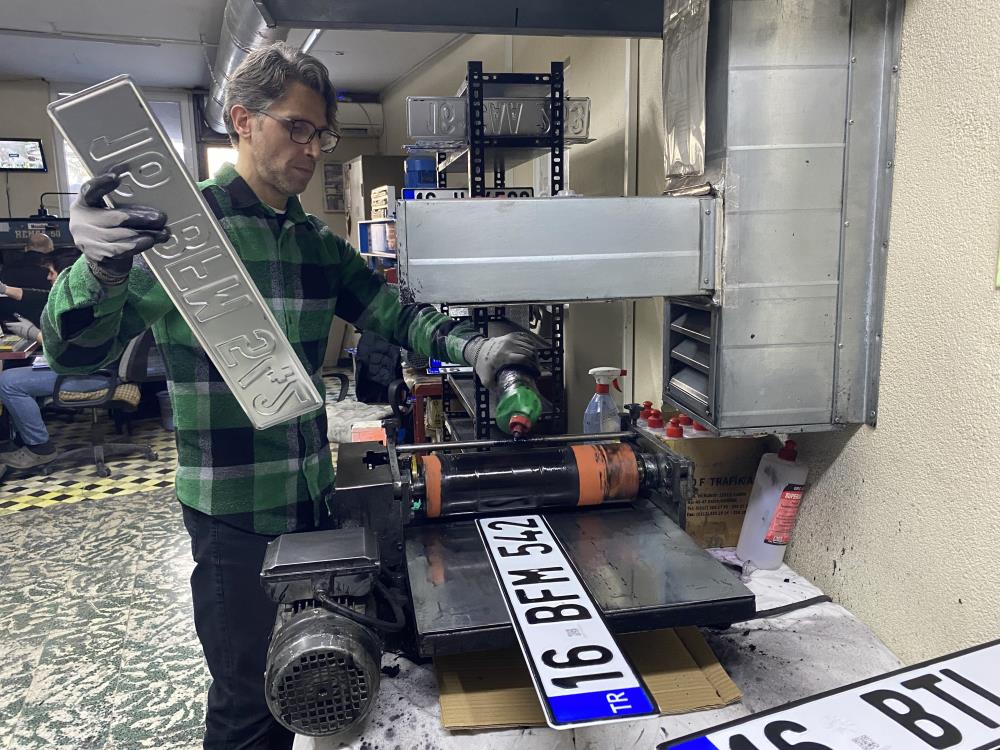 Standart dışı APP plaka kullananlara uygulanacak yüksek para cezalarının gündeme