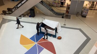 Doğukan Dikbıyık isimli genç henüz bilinmeyen bir nedenle AVM içerisindeki