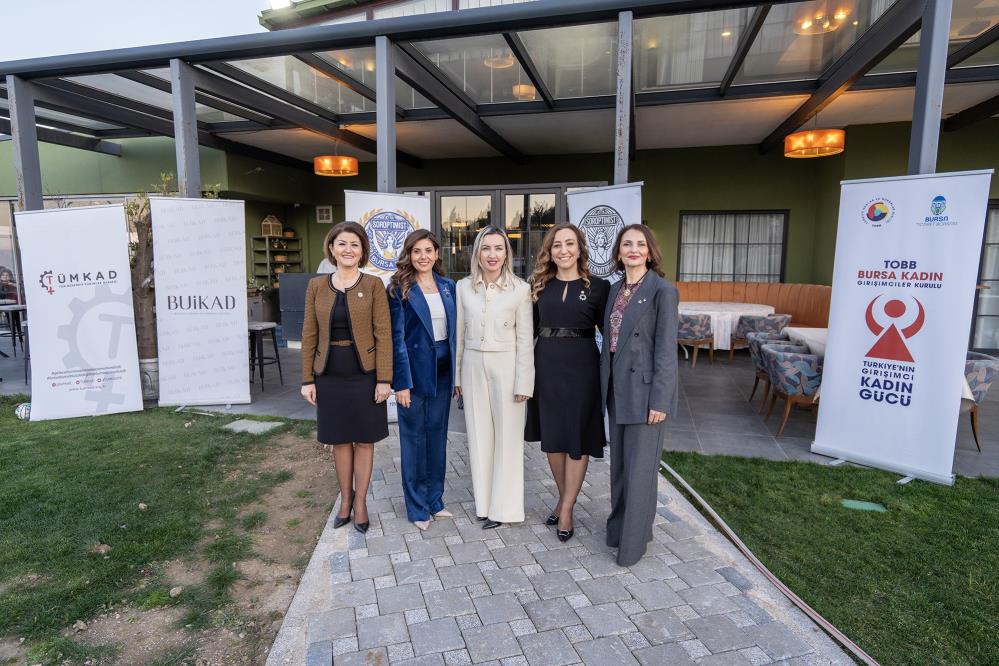 8 Mart Dünya Kadınlar Günü dolayısıyla düzenlenen iftar programında iş