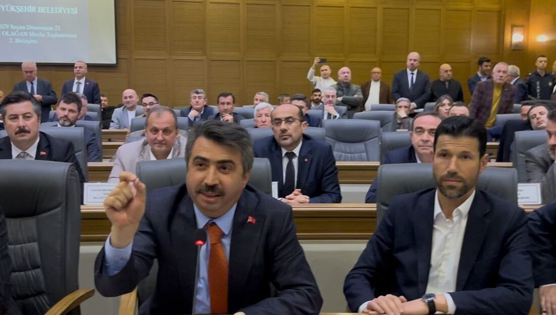 Bursa Büyükşehir Belediye Meclisi toplantısının ardından konuşan Yıldırım Belediye Başkanı