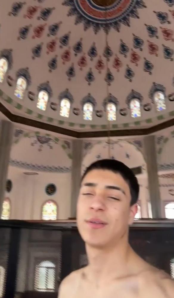 Cami videosu olay oldu… fenomen adliyede 1 Bursam Medya -