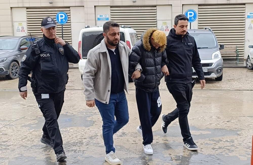 Bursa’da cami içinde çekilen uygunsuz video büyük tepki çekti. 17