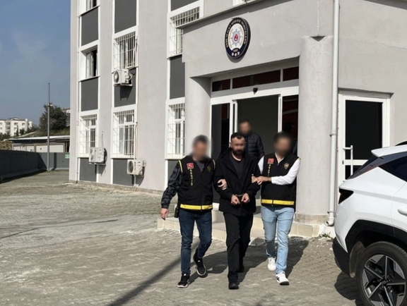 Hakkında 3 farklı suçtan toplam 25 yıl kesinleşmiş hapis cezası