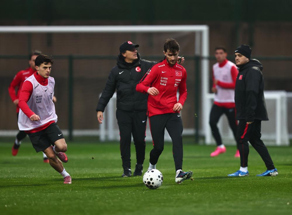 A Milli Futbol Takımı, Romanya maçı hazırlıklarını sürdürdü. Eksikler ve