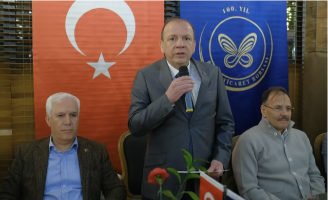 Bursa Ticaret Borsası’nın geleneksel sahur programı, kentin protokolünü ve iş