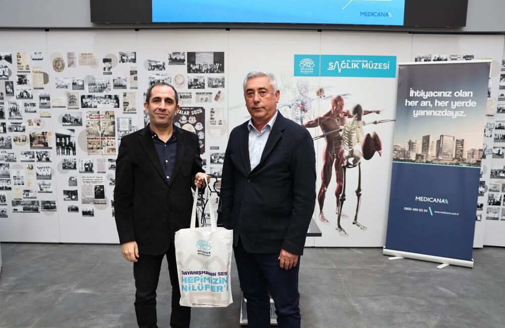 Nilüfer Belediyesi’nin düzenlediği Sağlık Buluşmaları’nda konuşan Op. Dr. Vedat Oruk,