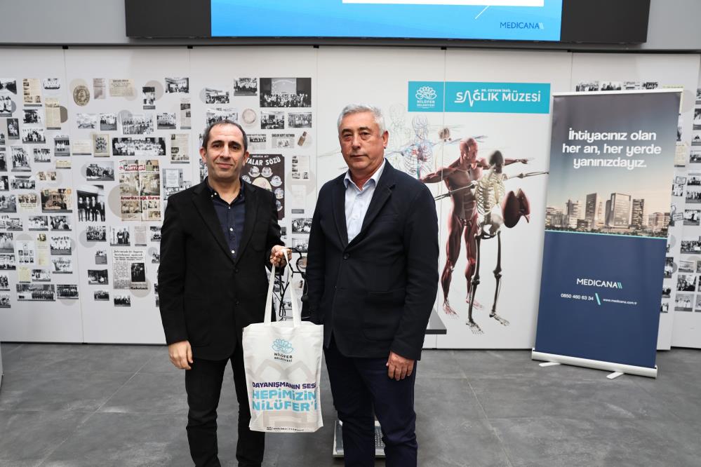 Nilüfer Belediyesi’nin düzenlediği Sağlık Buluşmaları’nda konuşan Op. Dr. Vedat Oruk,