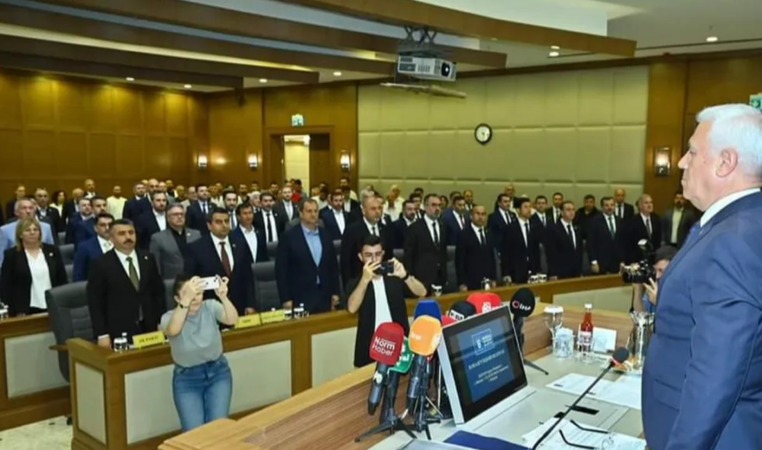 Bursa Büyükşehir Belediye Başkanı Mustafa Bozbey'in göz altına alınmasının ardından