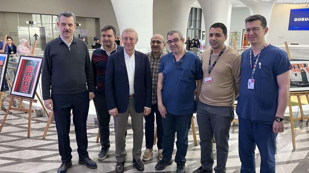 14 Mart Tıp Bayramı çerçevesinde düzenlenen etkinlikte koridorları dolduran dünyanın