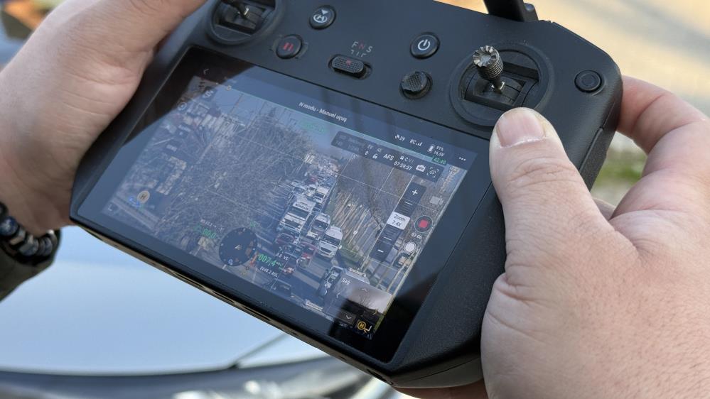Adapazarı’nda dronla yapılan trafik denetiminde emniyet şeridi ihlali yapan 15