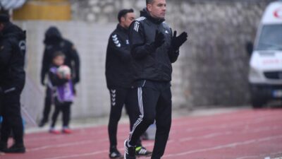 İnegölspor hocasıyla yolları ayırdı