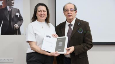 Bursa Büyükşehir Belediyesi’nin ‘Kültür Fabrikası’ etkinlikleri kapsamında düzenlediği felsefe söyleşisinde,