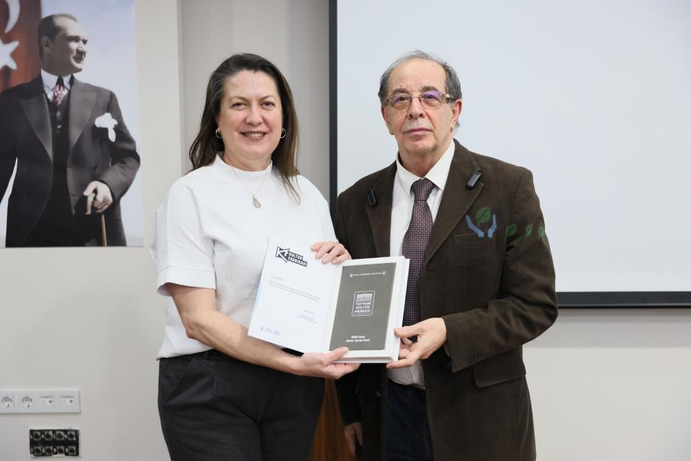 Bursa Büyükşehir Belediyesi’nin ‘Kültür Fabrikası’ etkinlikleri kapsamında düzenlediği felsefe söyleşisinde,