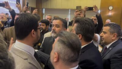 Bursa Büyükşehir Belediye Meclisi’nde su zammı görüşmeleri sırasında Mustafa Bozbey