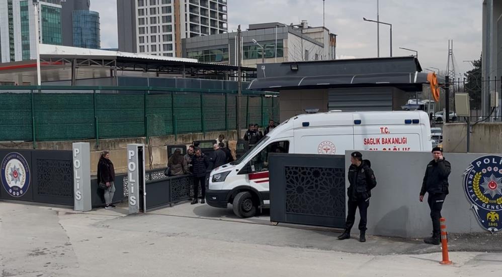 Başkan Bozbey'in de dahil olduğu soruşturmada gözaltındaki müteahhit fenalaştı, ambulansla
