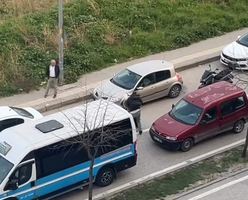 Trafikte coplu kavganın failleri yakalandı: 180 bin lira ceza kesildi.