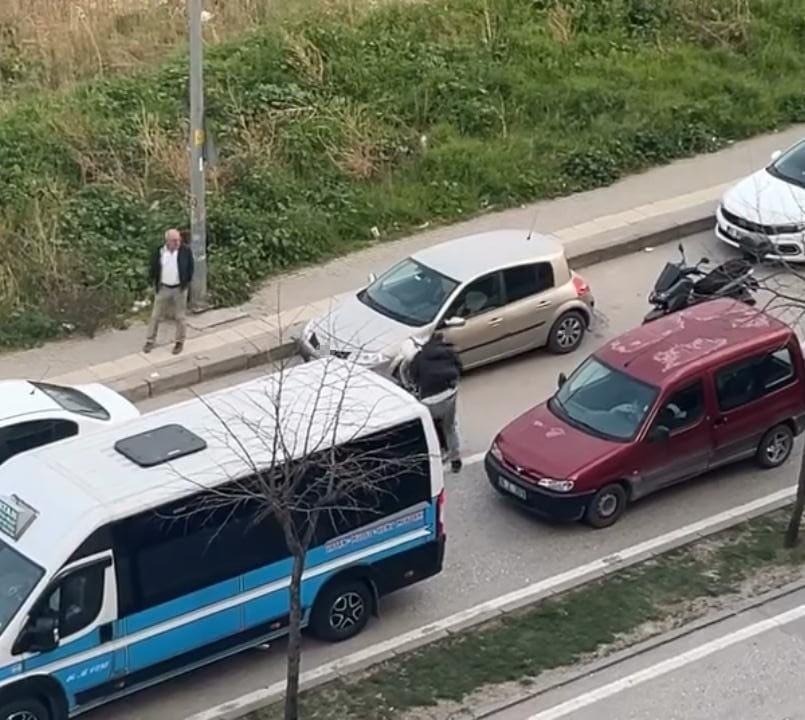 Trafikte coplu kavganın failleri yakalandı: 180 bin lira ceza kesildi.