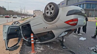 Bursa'da otomobil takla attı: Şans eseri yaralanan olmadı