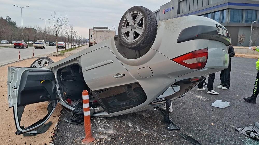 Bursa'da otomobil takla attı: Şans eseri yaralanan olmadı