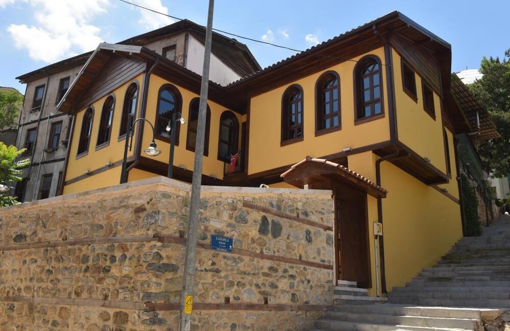 Yıldırım Belediyesi, ilçedeki tarihi ve kültürel yapıları ayağa kaldırıyor.