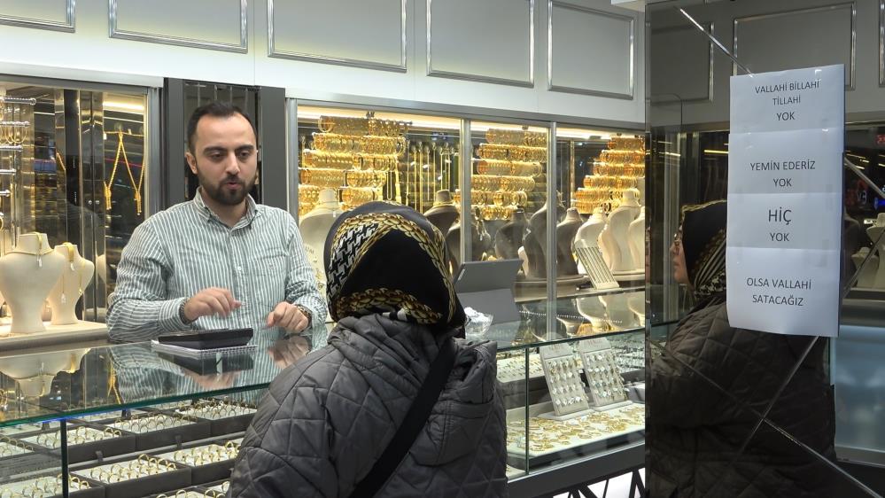 Altın fiyatlarındaki düşüş sonrası Bursa’da kuyumcular dolup taştı. “Vallahi billahi