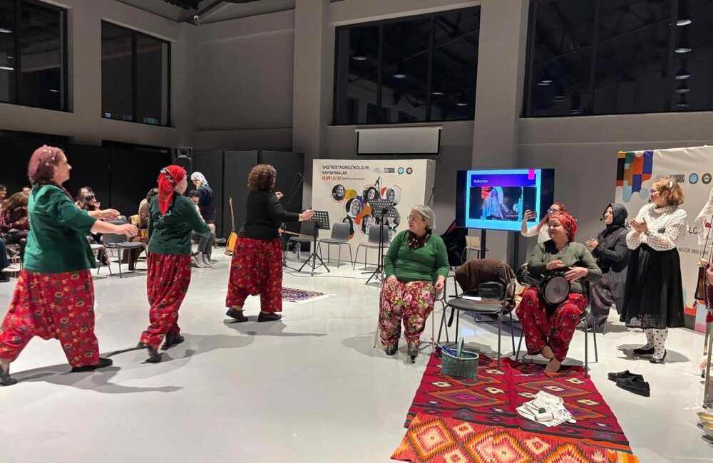 Nilüfer’de düzenlenen etkinlikte, baharın gelişi ve mutfak kültüründeki kadın emeği