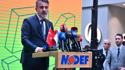  Bu yıl 54.’sü düzenlenen İnegöl Mobilya Fuarı’nın açılış törenine katılan