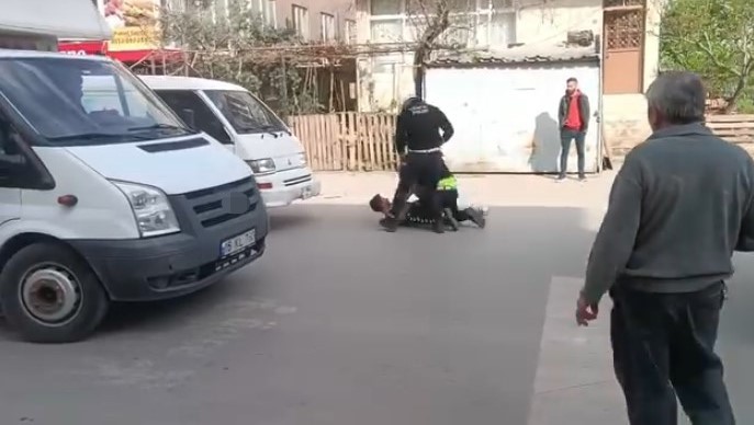 Bursa’da polisten kaçan ehliyetsiz sürücüye 415 bin TL ceza kesildi.