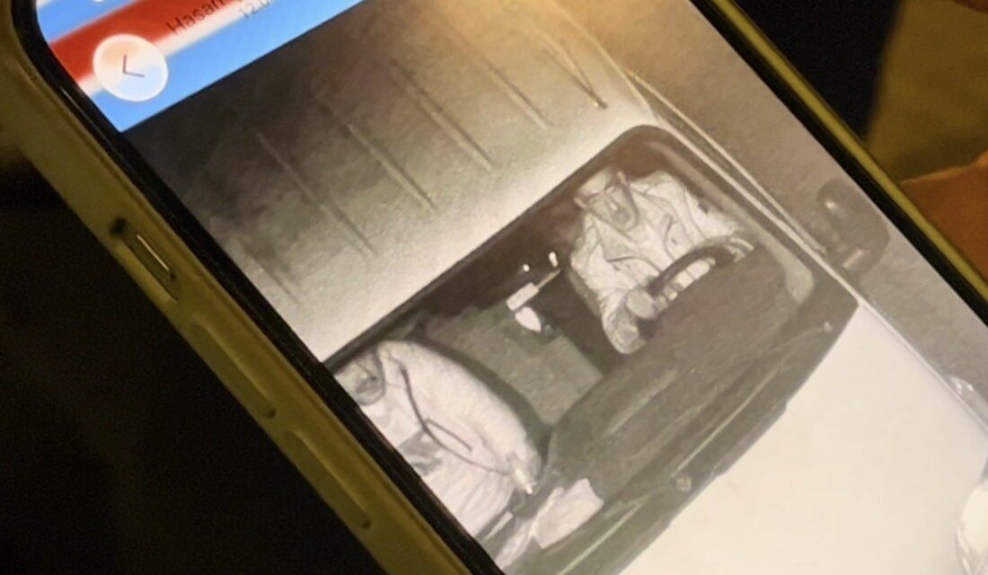 Bursa’da uygulama noktasına yaklaşırken duran panelvan araçta sürücü değişikliği şüphesi,