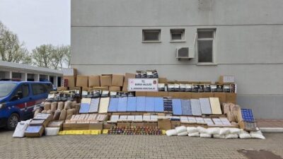 Bursa’da jandarma ekiplerinin düzenlediği operasyonda milyonlarca kaçak makaron ve tonlarca