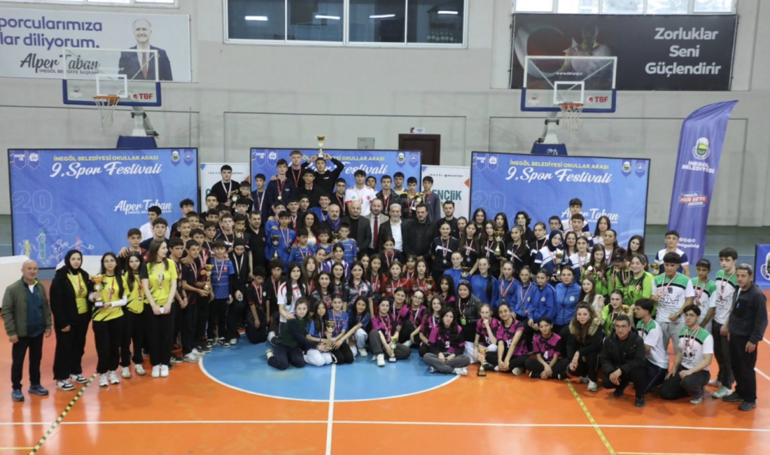 İnegöl’de düzenlenen Okullar Arası Spor Festivali’nde atletizm yarışları büyük heyecana